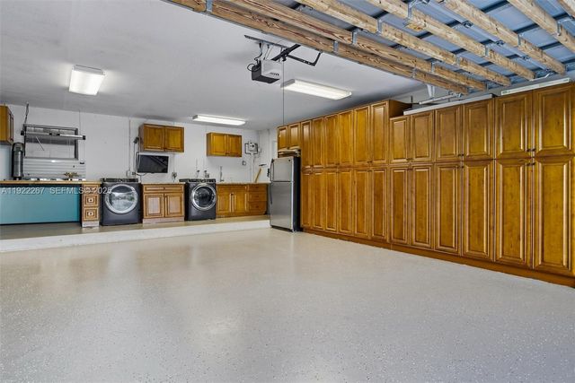 11521 NW 23rd St, Plantation, FL 33323