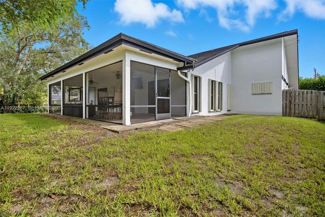 11521 NW 23rd St, Plantation, FL 33323