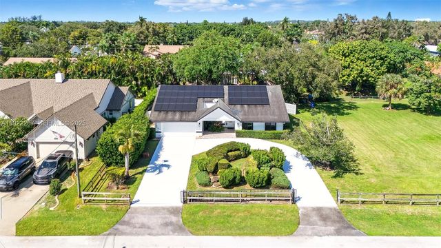 11521 NW 23rd St, Plantation, FL 33323