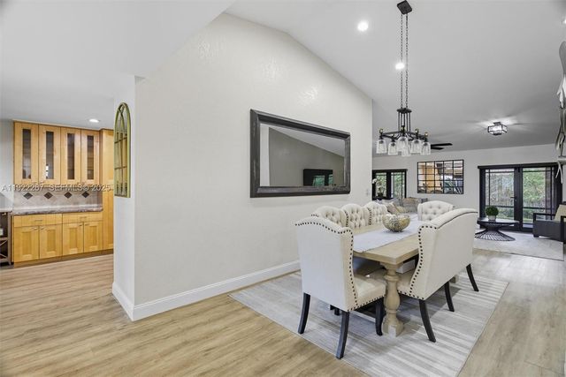 11521 NW 23rd St, Plantation, FL 33323