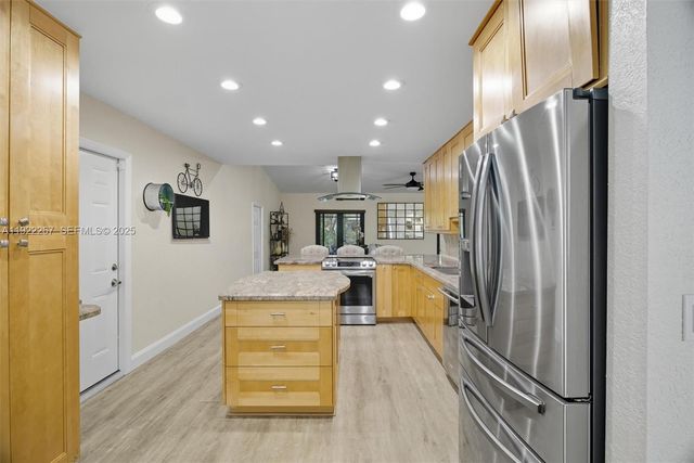 11521 NW 23rd St, Plantation, FL 33323