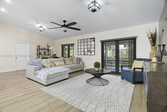 11521 NW 23rd St, Plantation, FL 33323