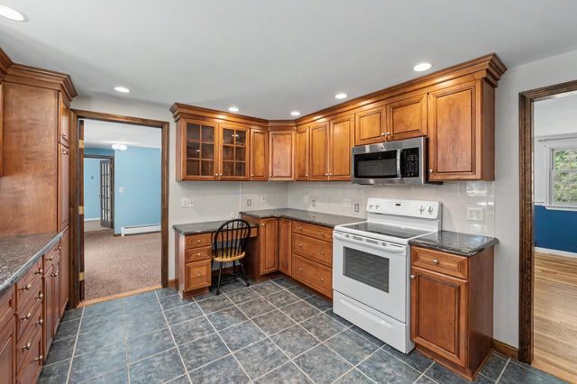 10 Fox Den Road, Hollis, NH 03049
