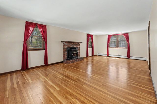 10 Fox Den Road, Hollis, NH 03049