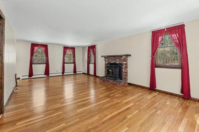 10 Fox Den Road, Hollis, NH 03049