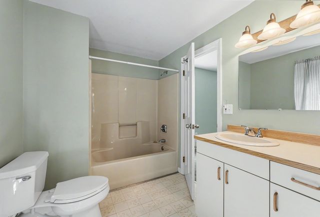 10 Fox Den Road, Hollis, NH 03049
