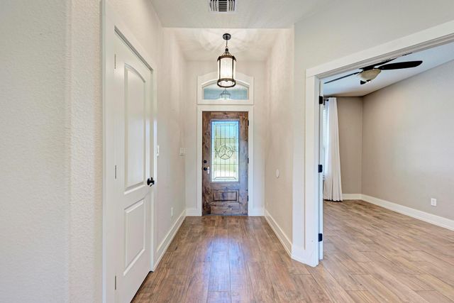 110 Chaumont ST, Kingsland, TX 78639