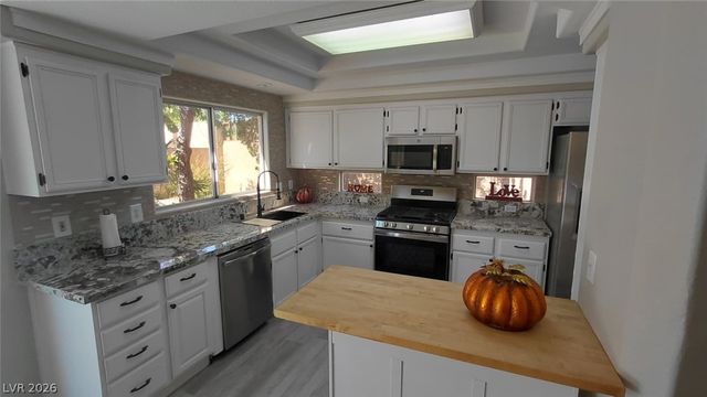 13 Desert Dawn Lane, Henderson, NV 89074