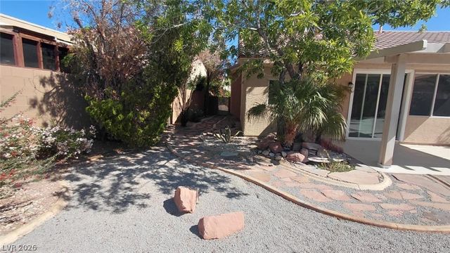 13 Desert Dawn Lane, Henderson, NV 89074