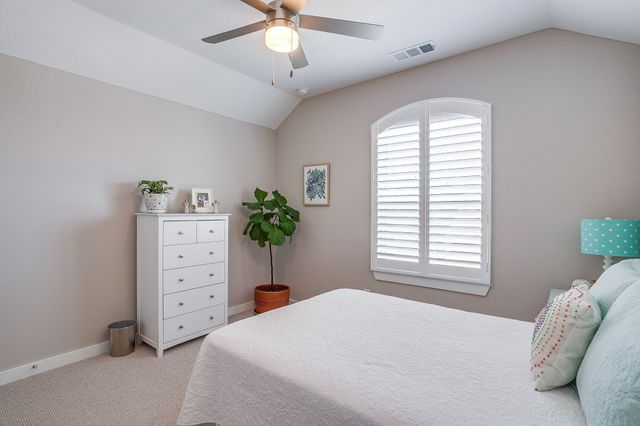 2132 Rolling Oaks Drive, Fort Worth, TX 76008