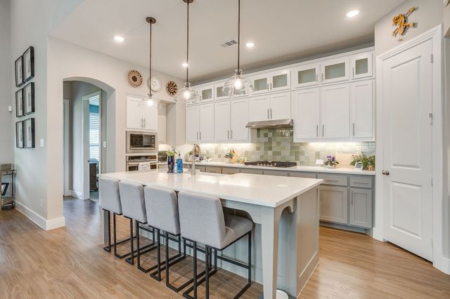 2132 Rolling Oaks Drive, Fort Worth, TX 76008