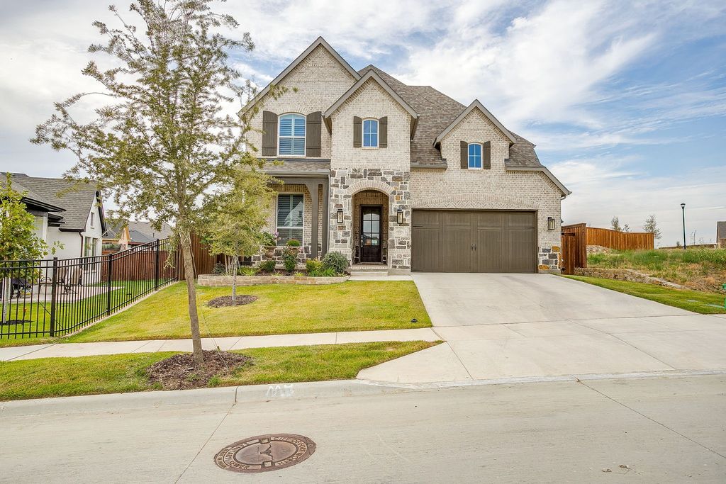 2132 Rolling Oaks Drive, Fort Worth, TX 76008