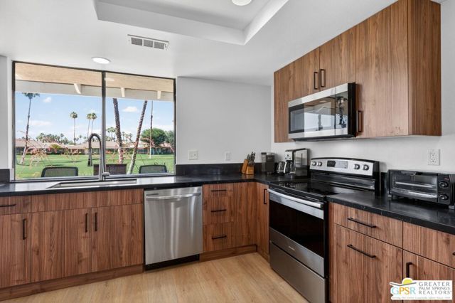 226 La Paz Way, Palm Desert, CA 92260