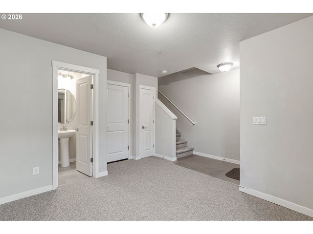 28829 Sw VILLEBOIS Dr, Wilsonville, OR 97070