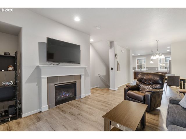 28829 Sw VILLEBOIS Dr, Wilsonville, OR 97070