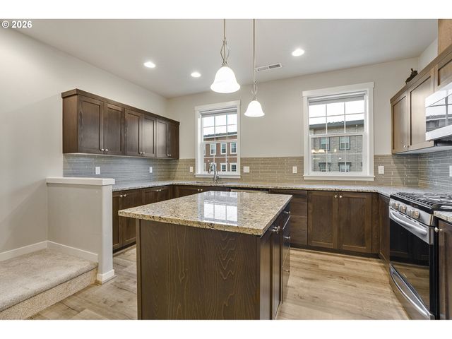 28829 Sw VILLEBOIS Dr, Wilsonville, OR 97070