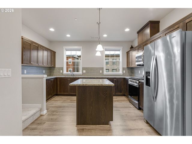 28829 Sw VILLEBOIS Dr, Wilsonville, OR 97070