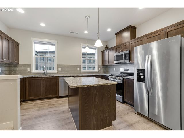 28829 Sw VILLEBOIS Dr, Wilsonville, OR 97070