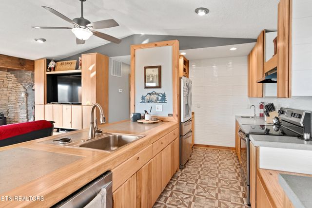 3307 Chinquapin Drive, Sevierville, TN 37876