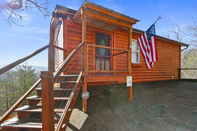 3307 Chinquapin Drive, Sevierville, TN 37876