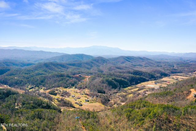 3307 Chinquapin Drive, Sevierville, TN 37876