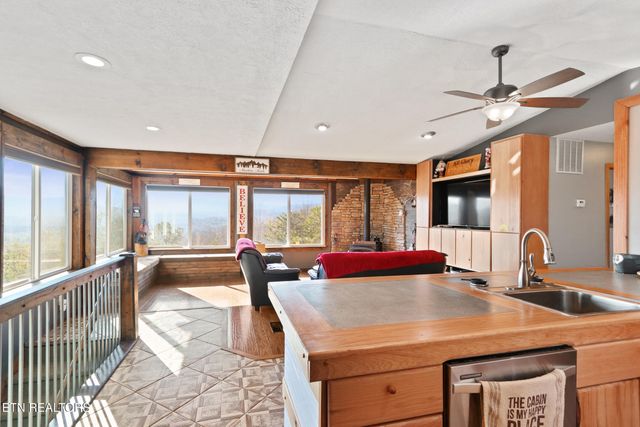 3307 Chinquapin Drive, Sevierville, TN 37876