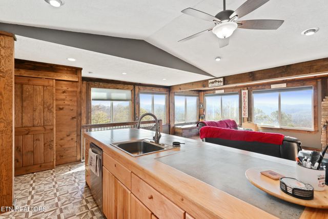 3307 Chinquapin Drive, Sevierville, TN 37876