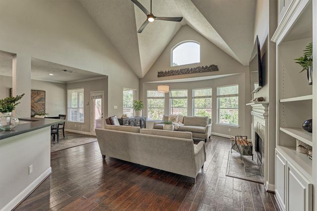 170 N Hazelcrest Circle, The Woodlands, TX 77382