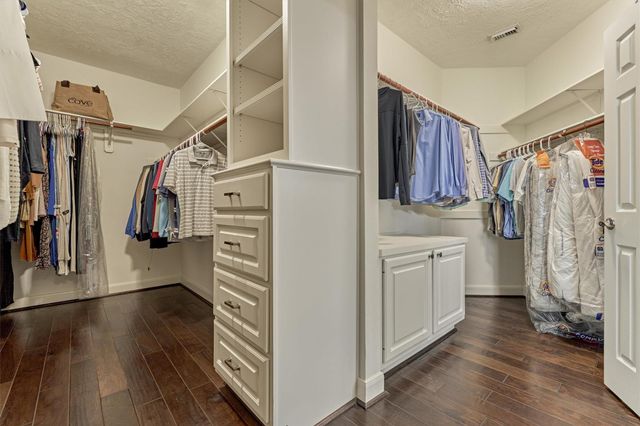 170 N Hazelcrest Circle, The Woodlands, TX 77382