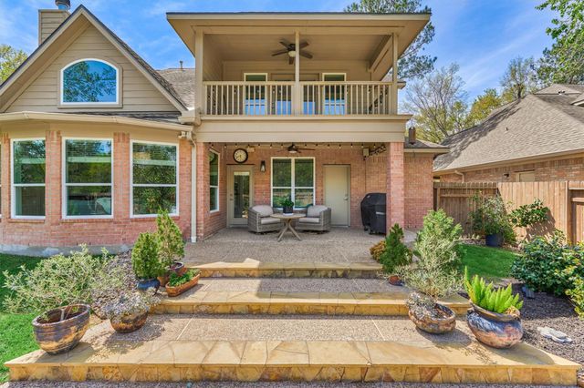 170 N Hazelcrest Circle, The Woodlands, TX 77382