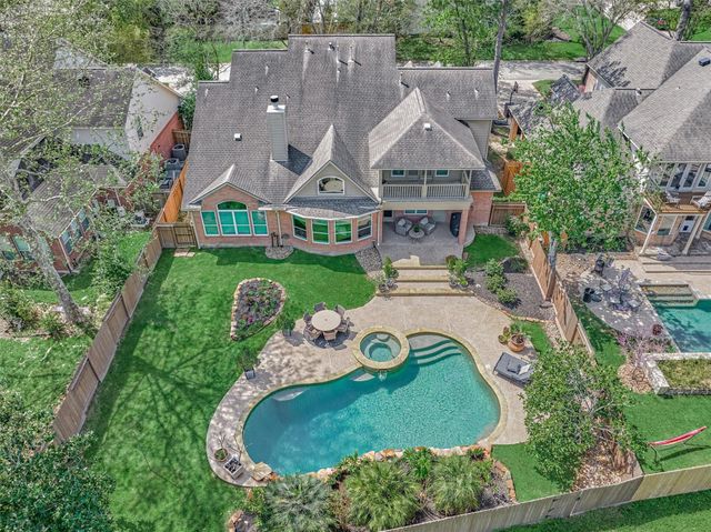 170 N Hazelcrest Circle, The Woodlands, TX 77382