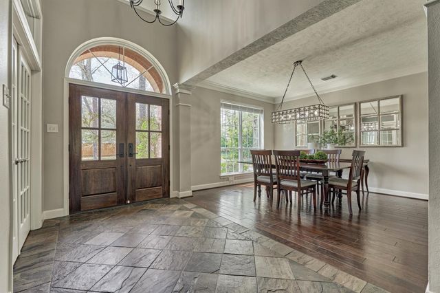 170 N Hazelcrest Circle, The Woodlands, TX 77382