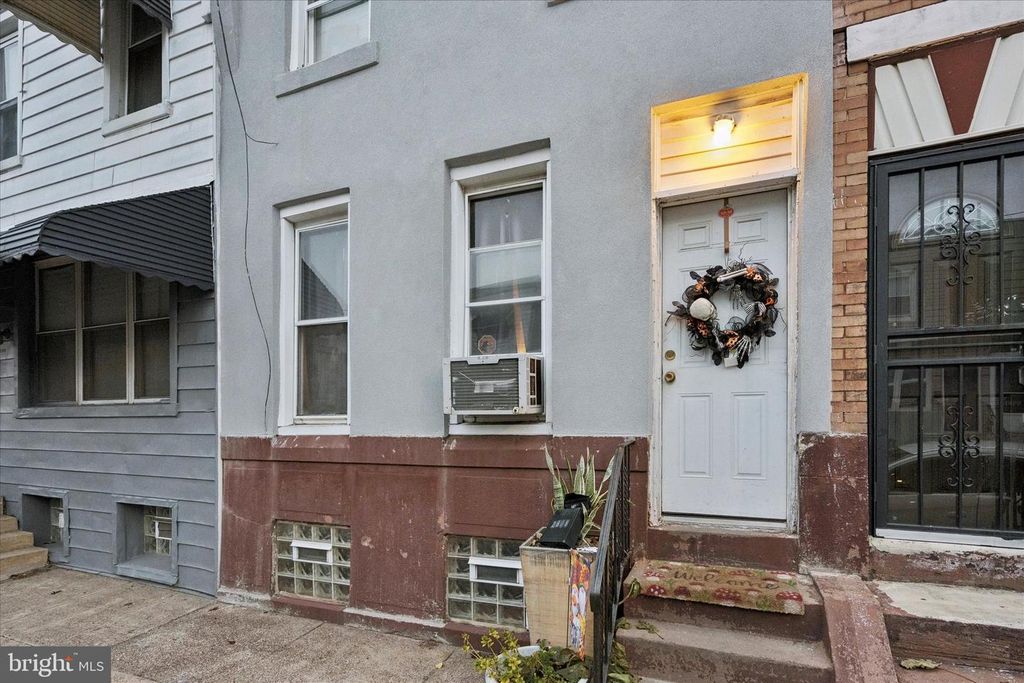 Image 2 of property listing at 2808 MEMPHIS ST, Philadelphia, PA 19134