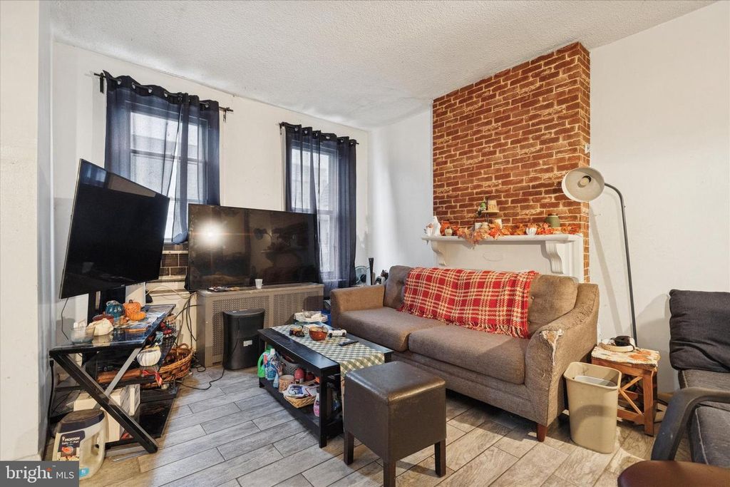 Image 4 of property listing at 2808 MEMPHIS ST, Philadelphia, PA 19134