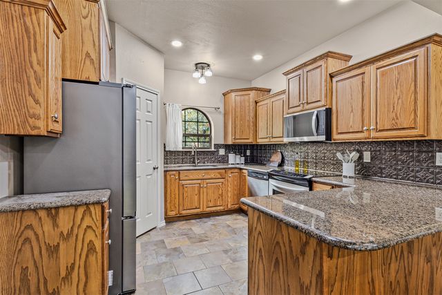 129 Donna Drive, Gun Barrel City, TX 75156