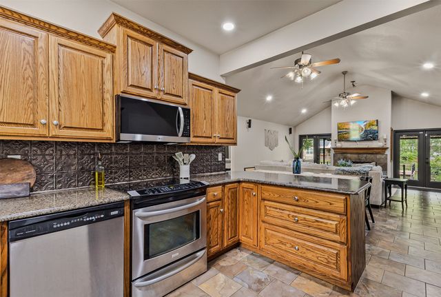 129 Donna Drive, Gun Barrel City, TX 75156