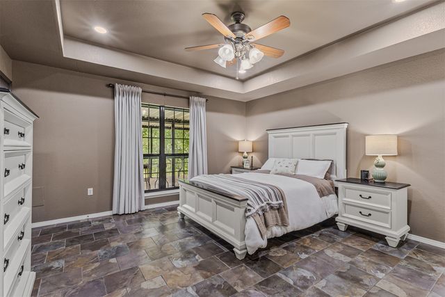 129 Donna Drive, Gun Barrel City, TX 75156