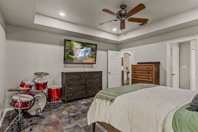 129 Donna Drive, Gun Barrel City, TX 75156