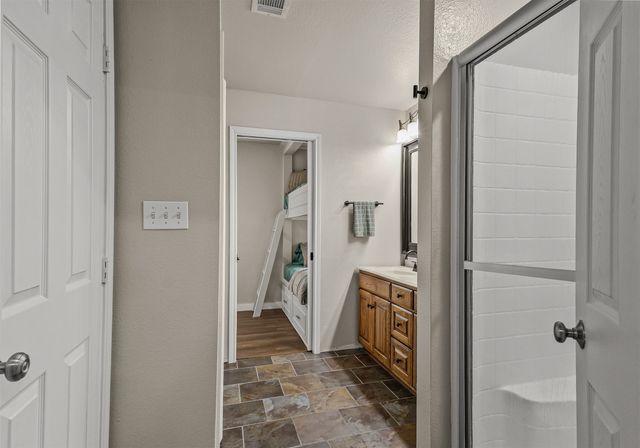 129 Donna Drive, Gun Barrel City, TX 75156