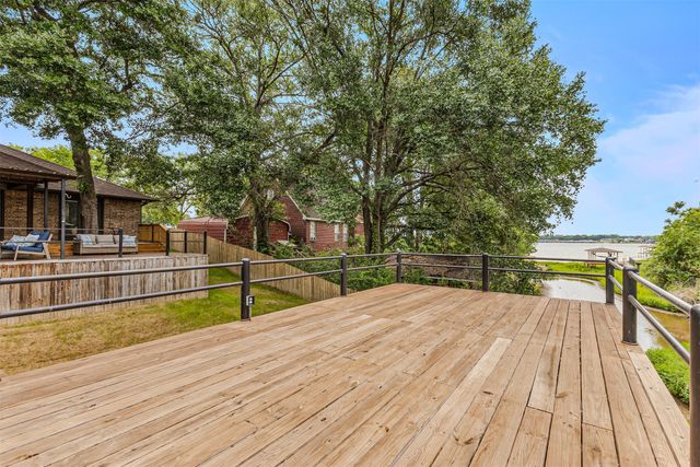 129 Donna Drive, Gun Barrel City, TX 75156