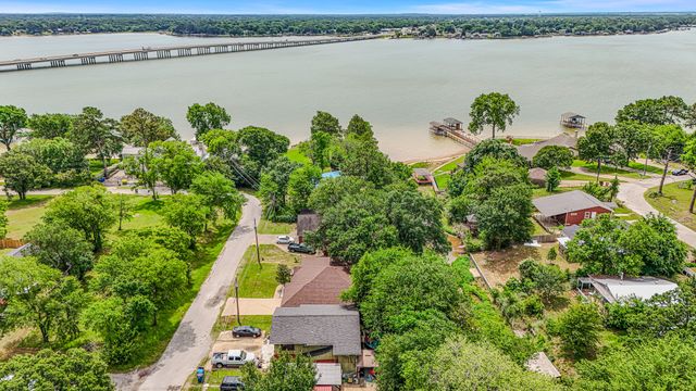 129 Donna Drive, Gun Barrel City, TX 75156