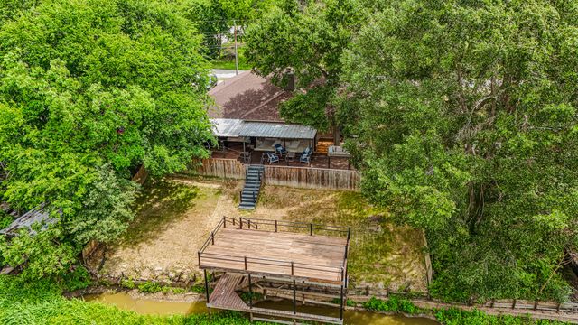 129 Donna Drive, Gun Barrel City, TX 75156