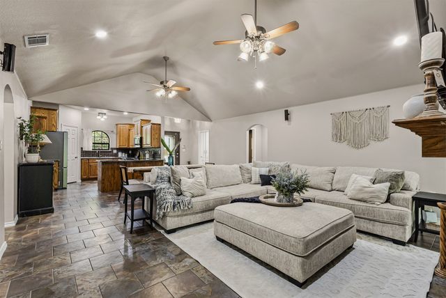 129 Donna Drive, Gun Barrel City, TX 75156
