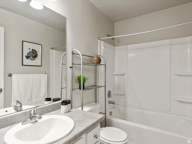 2956 S WILLOW DR, Saratoga Springs, UT 84045