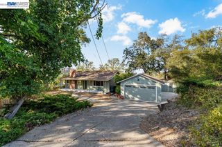 84 Grandview Pl, Walnut Creek, CA 94595