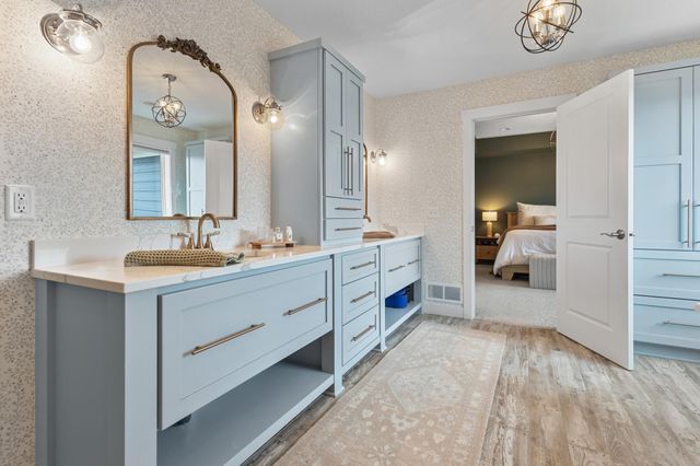 5690 Zanzibar Lane N, Plymouth, MN 55446