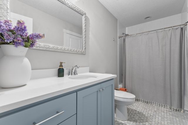 5690 Zanzibar Lane N, Plymouth, MN 55446