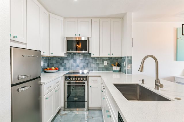 7312 Seawall Boulevard 209, Galveston, TX 77551