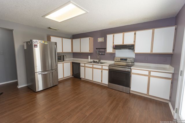 13043 Woller Crk, San Antonio, TX 78249