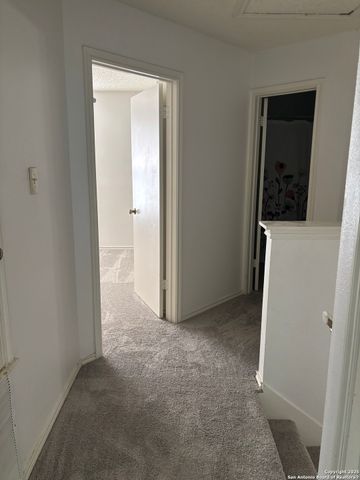 13043 Woller Crk, San Antonio, TX 78249